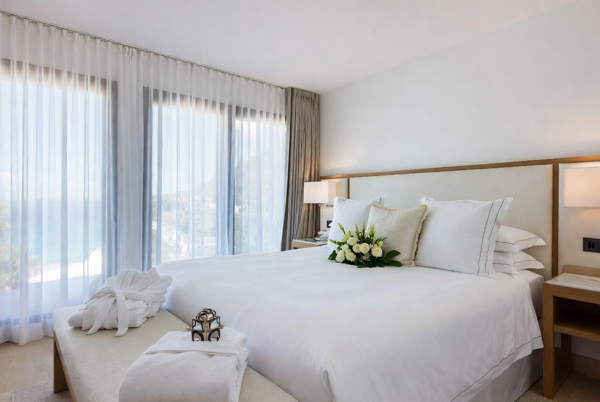Professional housekeeping service for luxury villa rentals